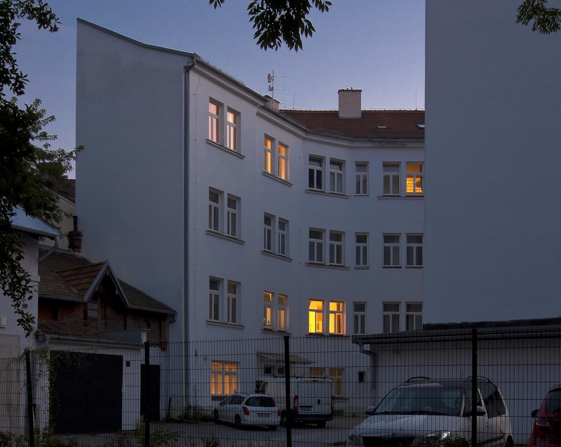 Cosy Design Apartment II Brno Bagian luar foto